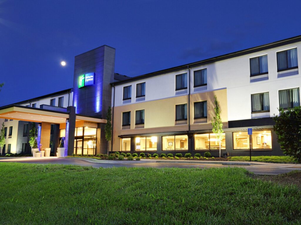 The exterior of the Holiday InnExpress Brentwood/Cool Springs