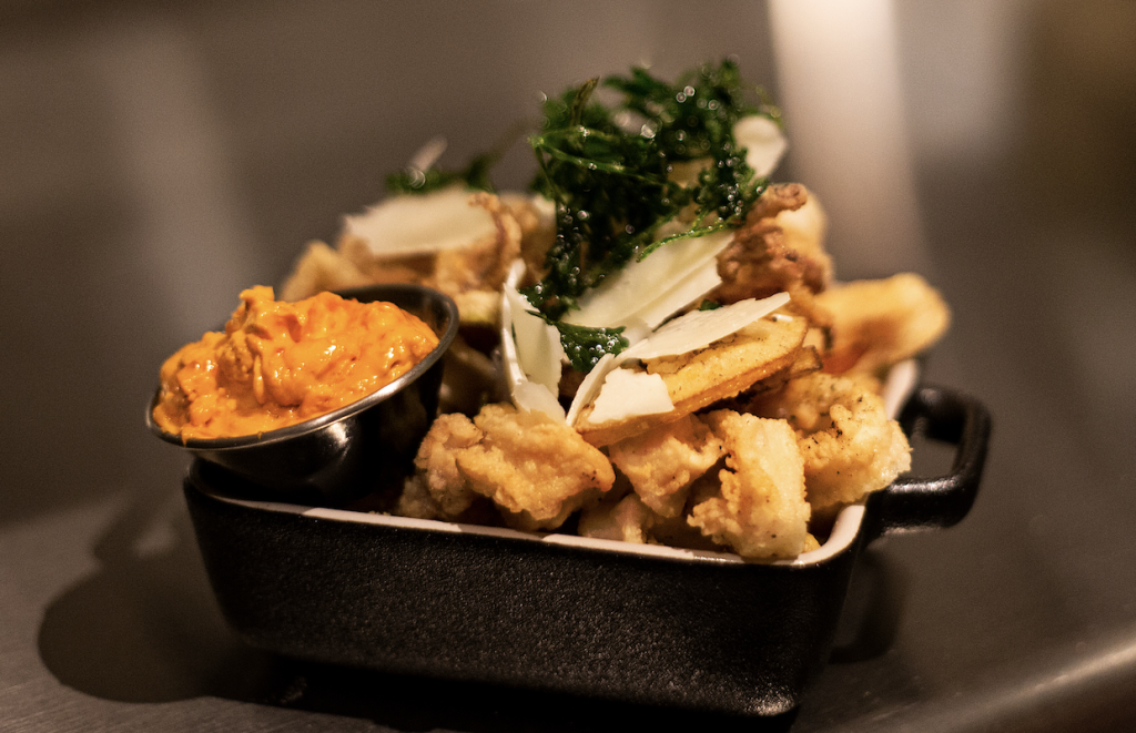 bowl of fried wontons